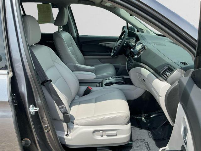 Photo of 2023 Modern Steel Metallic Honda Ridgeline