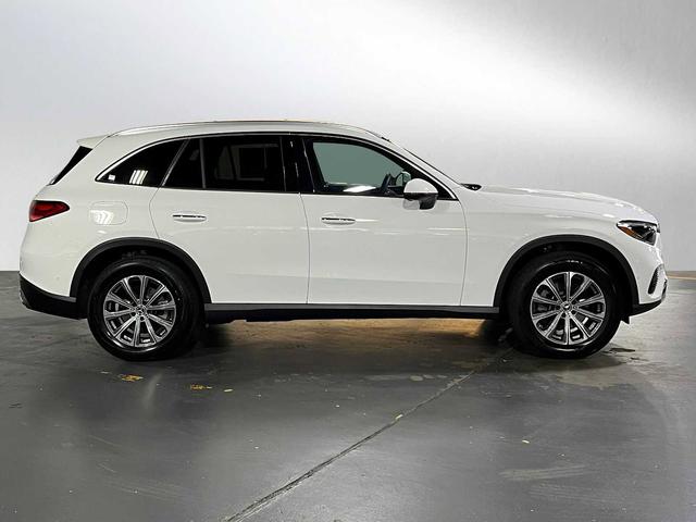 Photo of 2025 Polar White Mercedes-Benz GLC 300