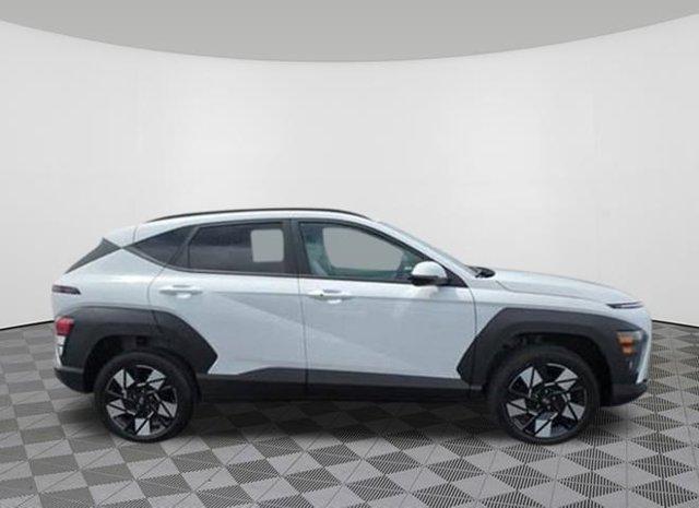 Photo of 2024 Atlas White Hyundai KONA