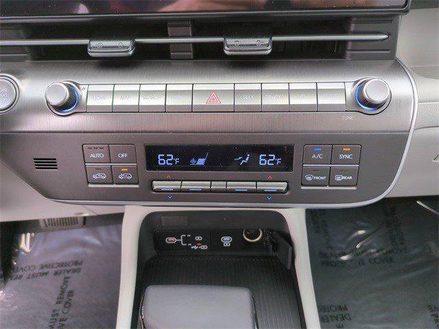 Photo of 2024 Atlas White Hyundai KONA