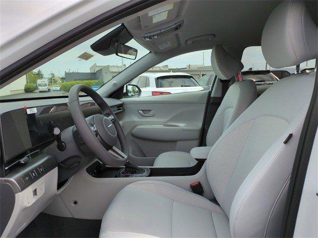Photo of 2024 Atlas White Hyundai KONA