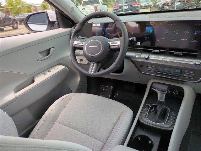 Photo of 2024 Atlas White Hyundai KONA