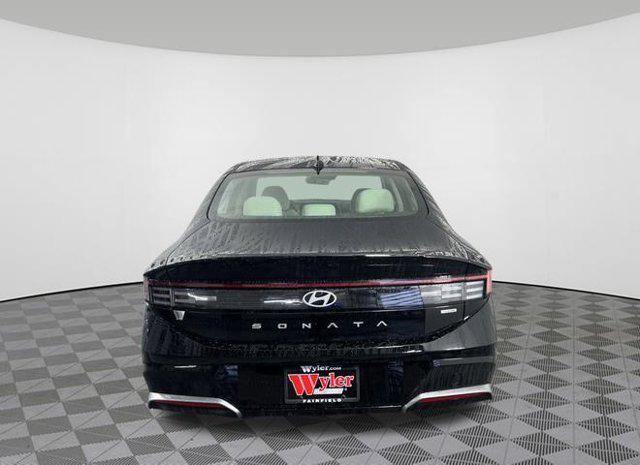 Photo of 2025 Abyss Black Hyundai SONATA Hybrid