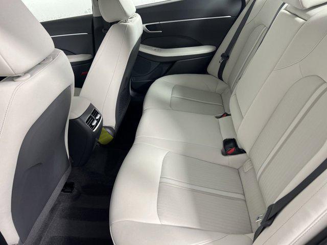 Photo of 2025 Abyss Black Hyundai SONATA Hybrid