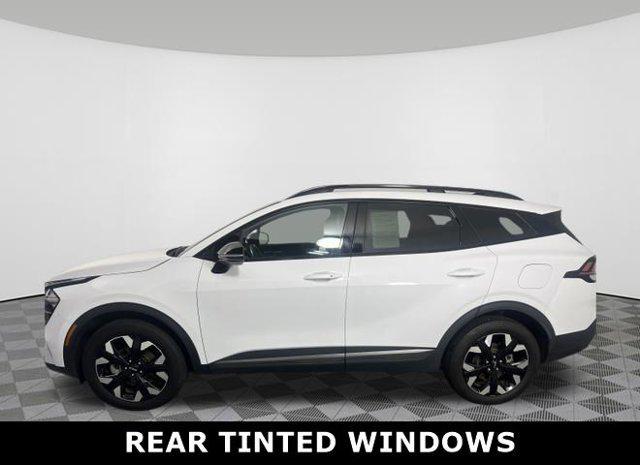 Photo of 2023 Glacial White Pearl Kia Sportage