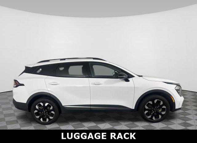 Photo of 2023 Glacial White Pearl Kia Sportage