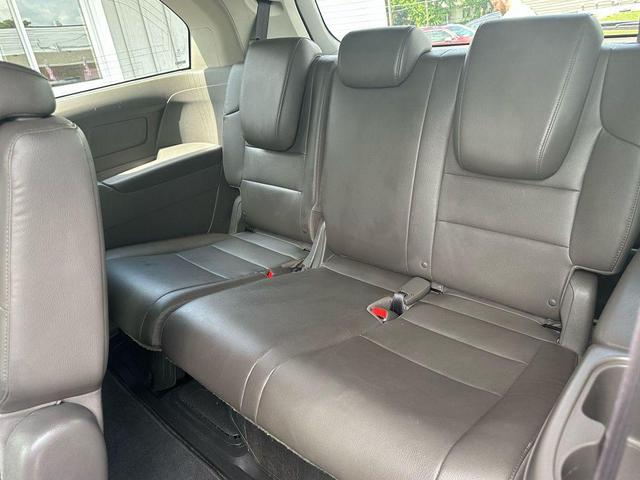 Photo of 2016 Gray Honda Odyssey