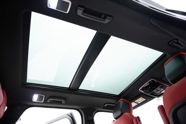 Photo of 2021 Santorini Black Land Rover Range Rover Sport