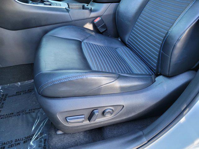Photo of 2021 Blizzard Pearl/Midnight Black Metallic Toyota RAV4 Hybrid