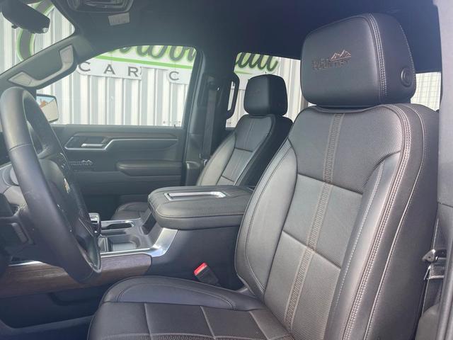 Photo of 2022 Black Chevrolet Silverado 1500
