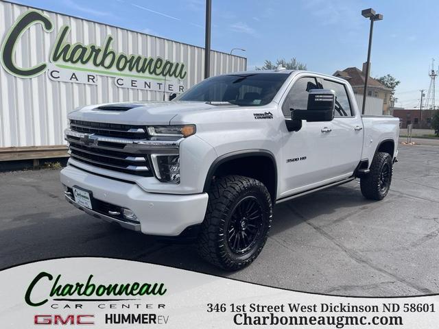 Photo of 2022 Iridescent Pearl Tricoat Chevrolet Silverado 3500
