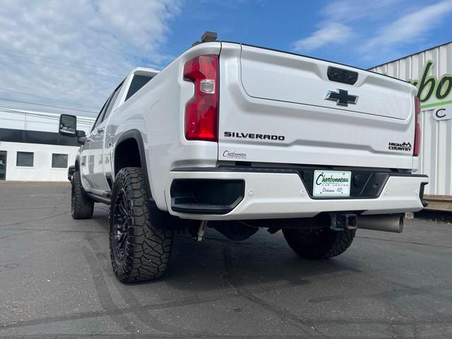 Photo of 2022 Iridescent Pearl Tricoat Chevrolet Silverado 3500