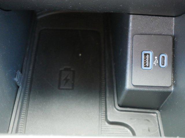 Photo of 2024 Silver Metallic Ford Edge