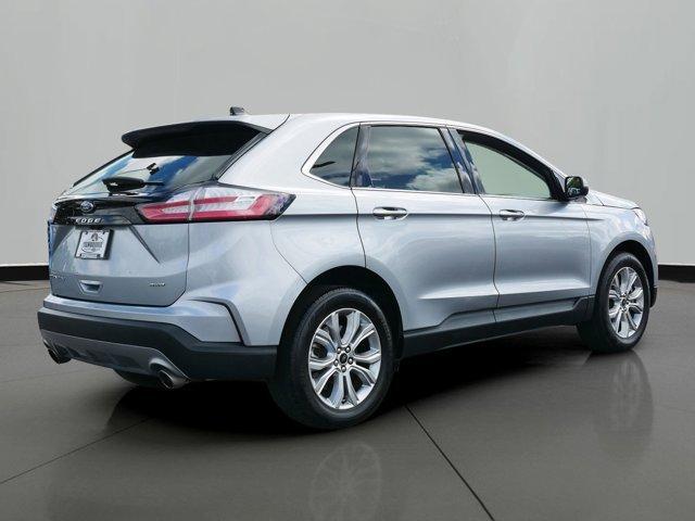 Photo of 2024 Silver Metallic Ford Edge
