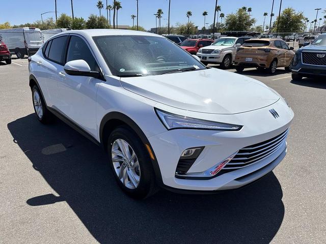 Photo of 2025 Summit White Buick Envista