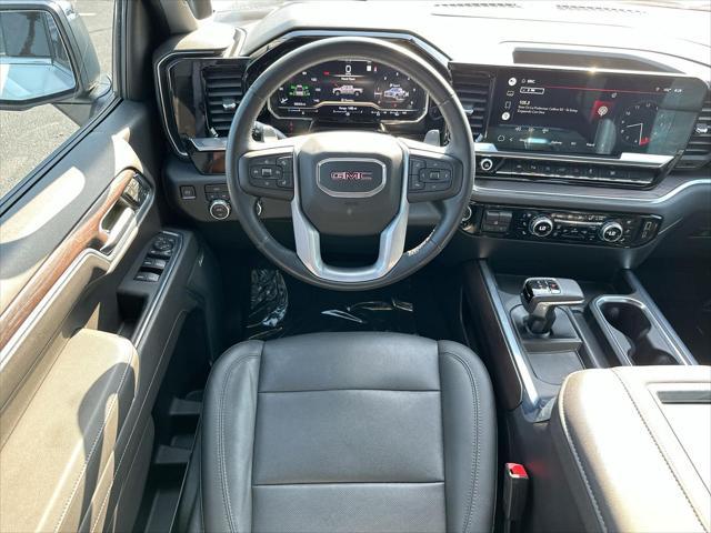 Photo of 2022 Summit White GMC Sierra 1500