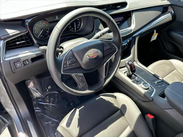 Photo of 2025 Argent Silver Metallic Cadillac XT5