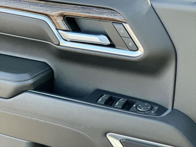 Photo of 2022 Summit White GMC Sierra 1500