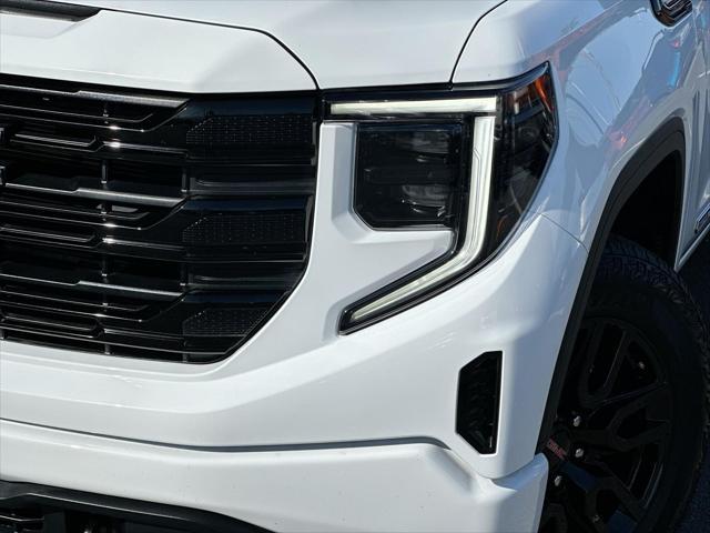 Photo of 2022 Summit White GMC Sierra 1500