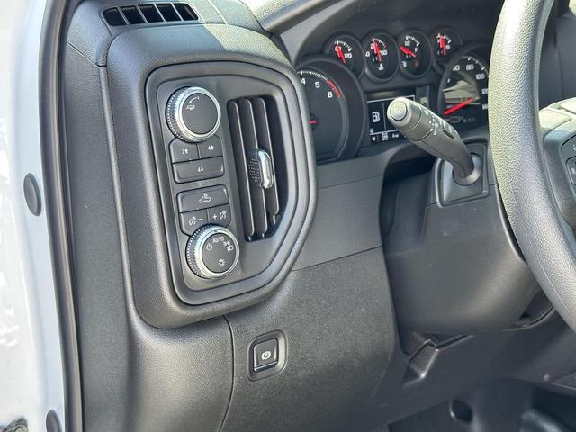 Photo of 2025 Summit White GMC Sierra 2500