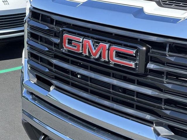 Photo of 2025 Summit White GMC Sierra 2500