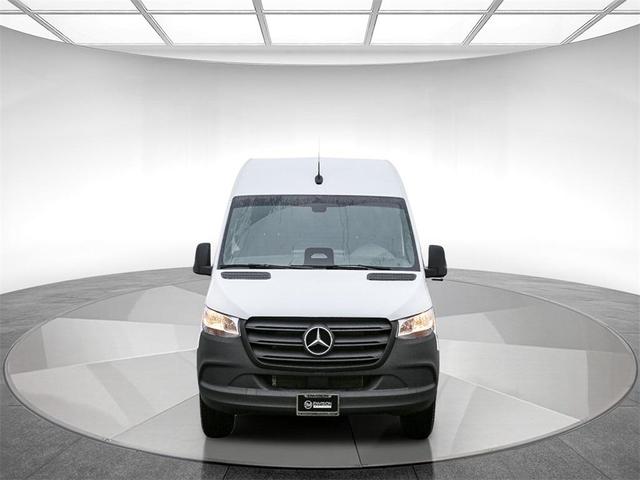 Photo of 2025 Arctic White Mercedes-Benz Sprinter 2500