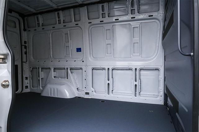 Photo of 2025 Arctic White Mercedes-Benz Sprinter 2500