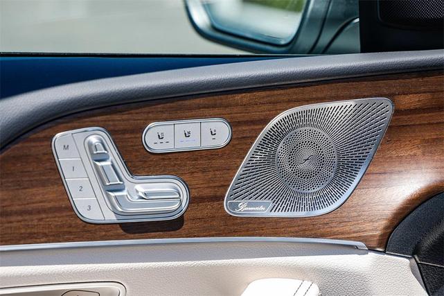 Photo of 2025 Polar White Mercedes-Benz GLS 450