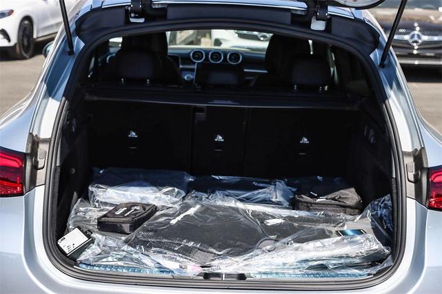 Photo of 2025 Silver Metallic Mercedes-Benz GLC 350e