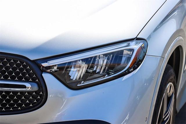Photo of 2025 Silver Metallic Mercedes-Benz GLC 350e