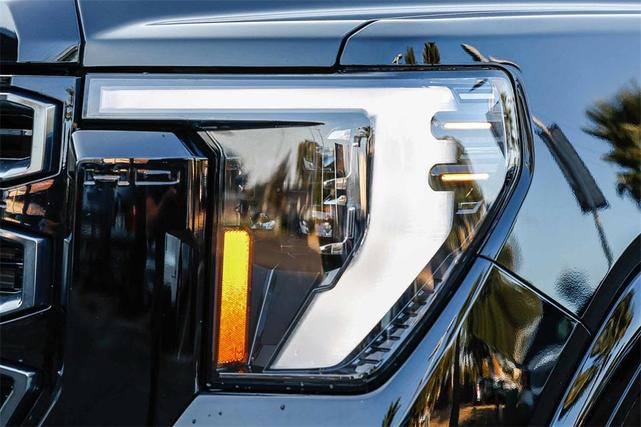 Photo of 2024 Onyx Black GMC Sierra 2500