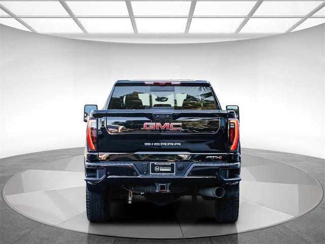 Photo of 2024 Onyx Black GMC Sierra 2500