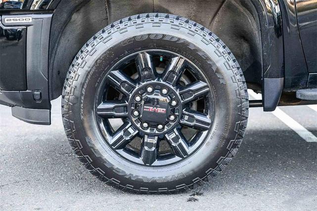 Photo of 2024 Onyx Black GMC Sierra 2500