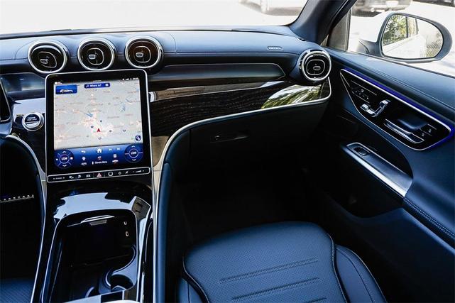 Photo of 2025 Polar White Mercedes-Benz GLC 350e