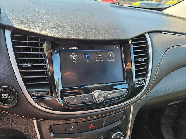 Photo of 2021 Iridescent Pearl Tricoat Chevrolet Trax