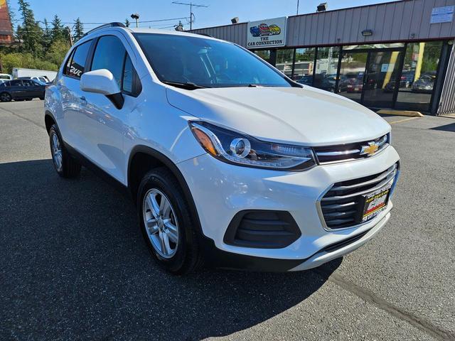 Photo of 2021 Iridescent Pearl Tricoat Chevrolet Trax