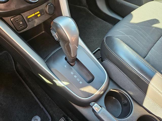 Photo of 2021 Iridescent Pearl Tricoat Chevrolet Trax
