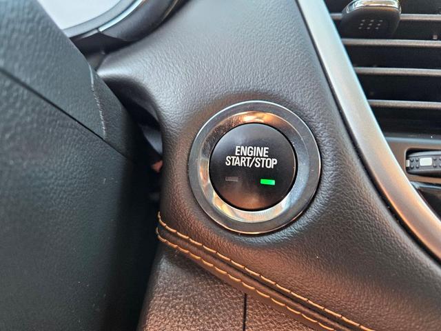 Photo of 2021 Iridescent Pearl Tricoat Chevrolet Trax