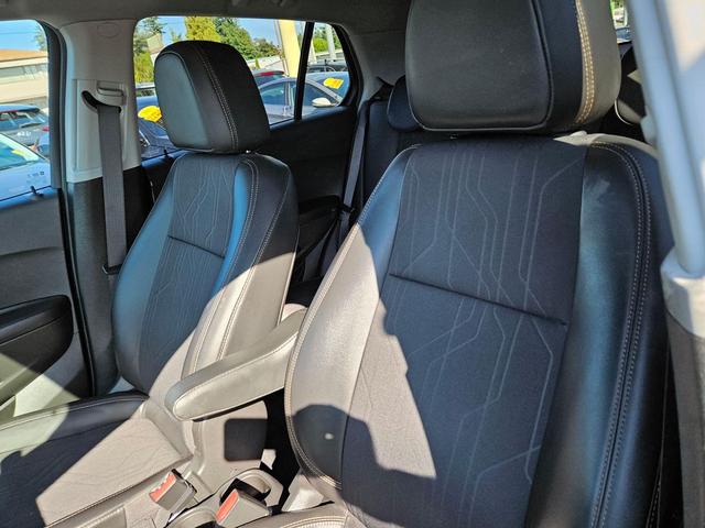 Photo of 2021 Iridescent Pearl Tricoat Chevrolet Trax