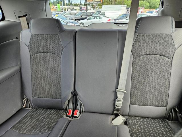 Photo of 2015 Tungsten Metallic Chevrolet Traverse