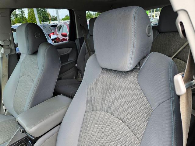 Photo of 2015 Tungsten Metallic Chevrolet Traverse