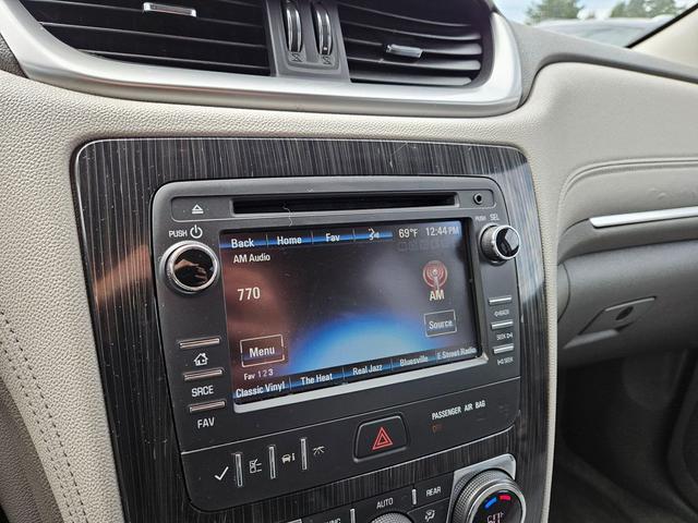 Photo of 2015 Tungsten Metallic Chevrolet Traverse