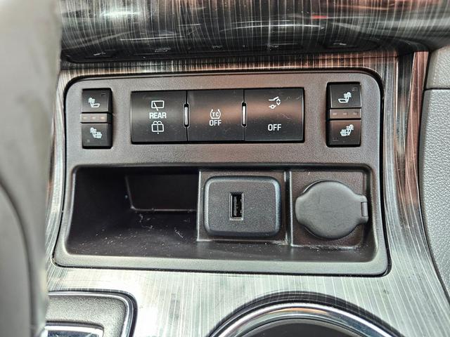 Photo of 2015 Tungsten Metallic Chevrolet Traverse