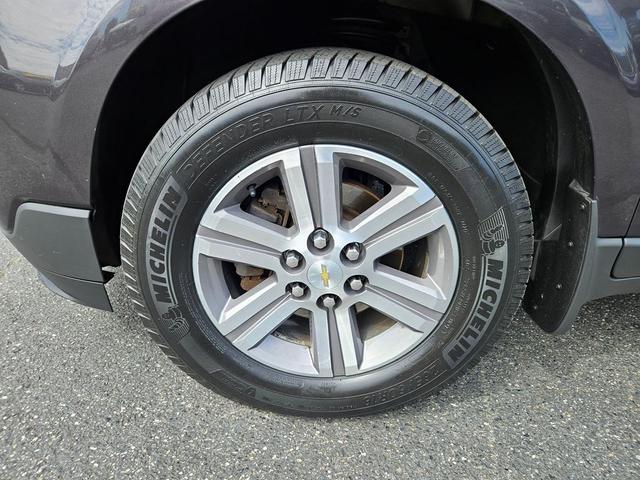 Photo of 2015 Tungsten Metallic Chevrolet Traverse