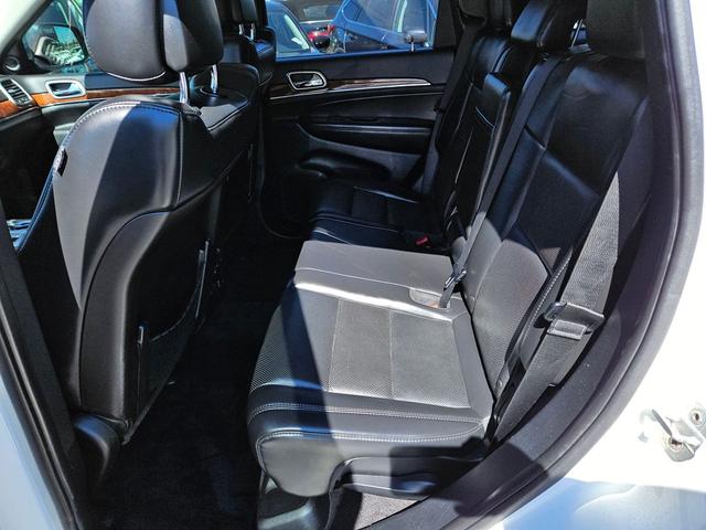 Photo of 2011 Stone White Clearcoat Jeep Grand Cherokee