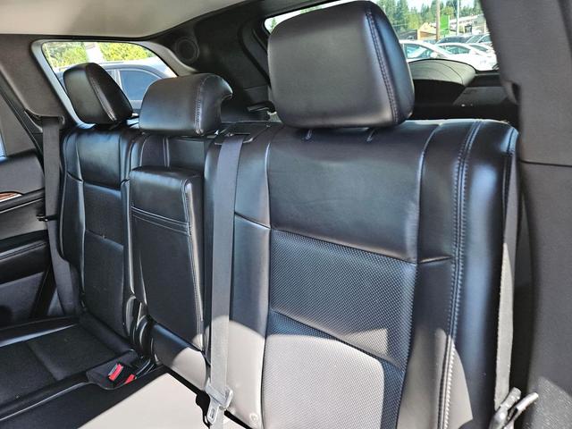 Photo of 2011 Stone White Clearcoat Jeep Grand Cherokee