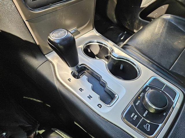 Photo of 2011 Stone White Clearcoat Jeep Grand Cherokee