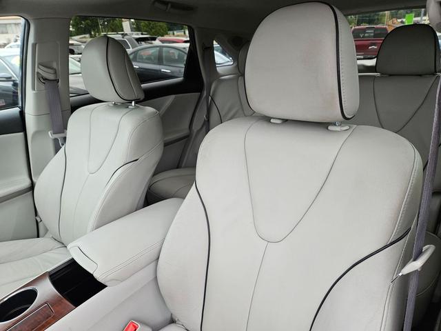 Photo of 2009 Magnetic Gray Metallic Toyota Venza
