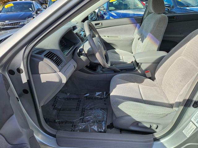 Photo of 2003 Lunar Mist Metallic Toyota Camry
