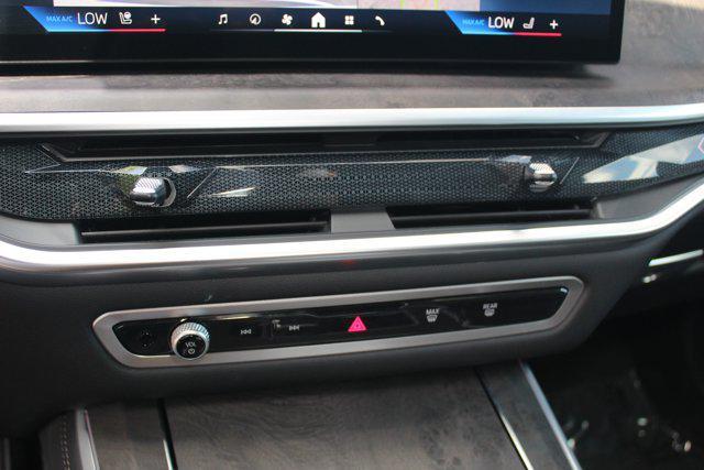 Photo of 2024 Mineral White Metallic BMW X5
